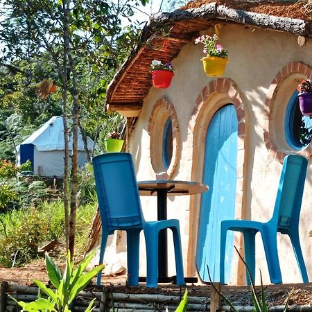 La Pacha Hostel บาริชารา ภายนอก รูปภาพ