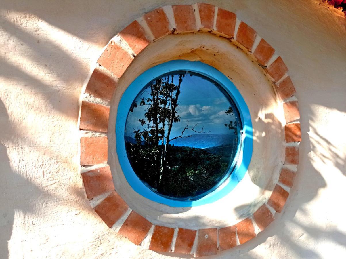 La Pacha Hostel บาริชารา ภายนอก รูปภาพ
