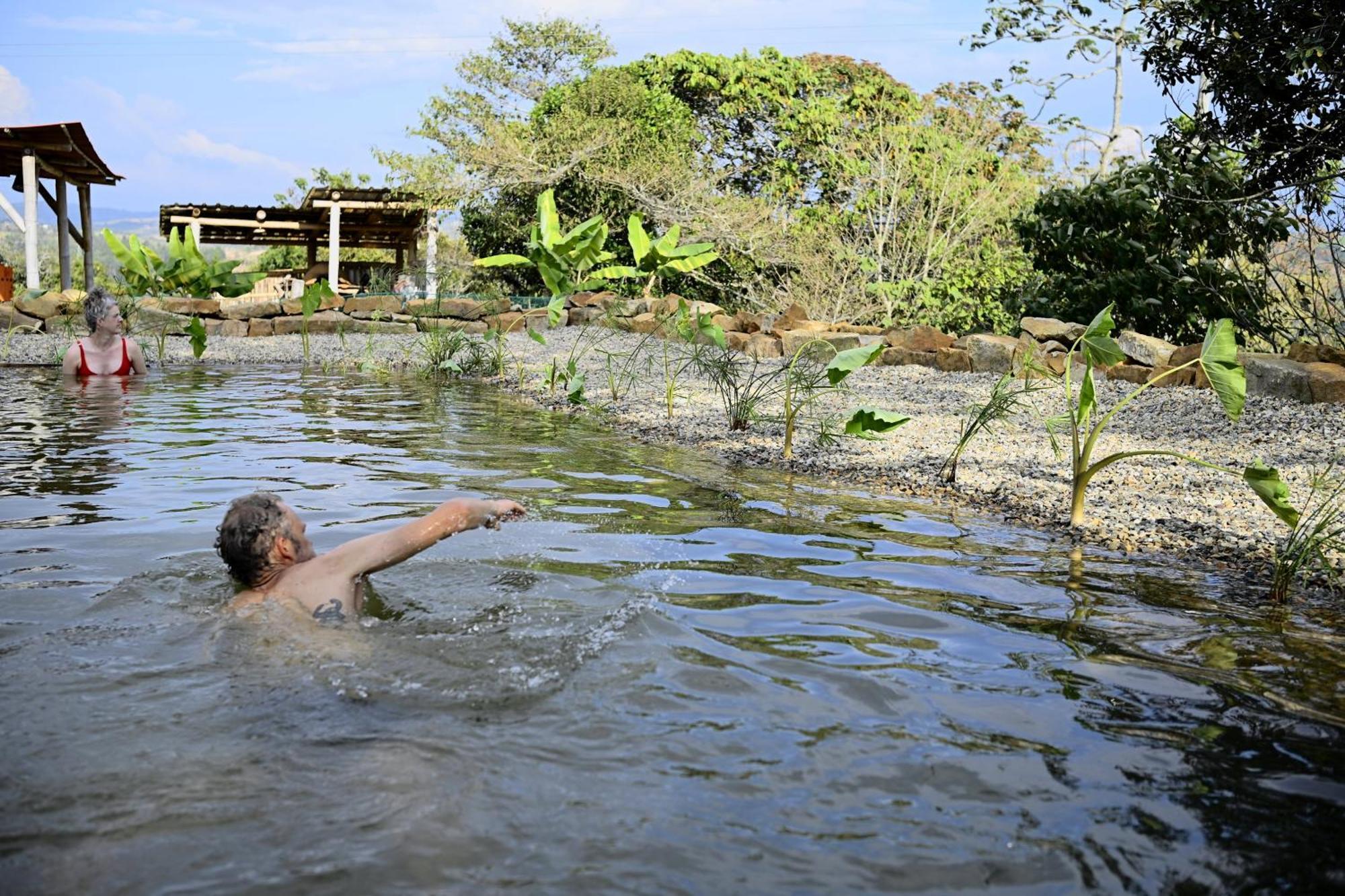 La Pacha Hostel บาริชารา ภายนอก รูปภาพ