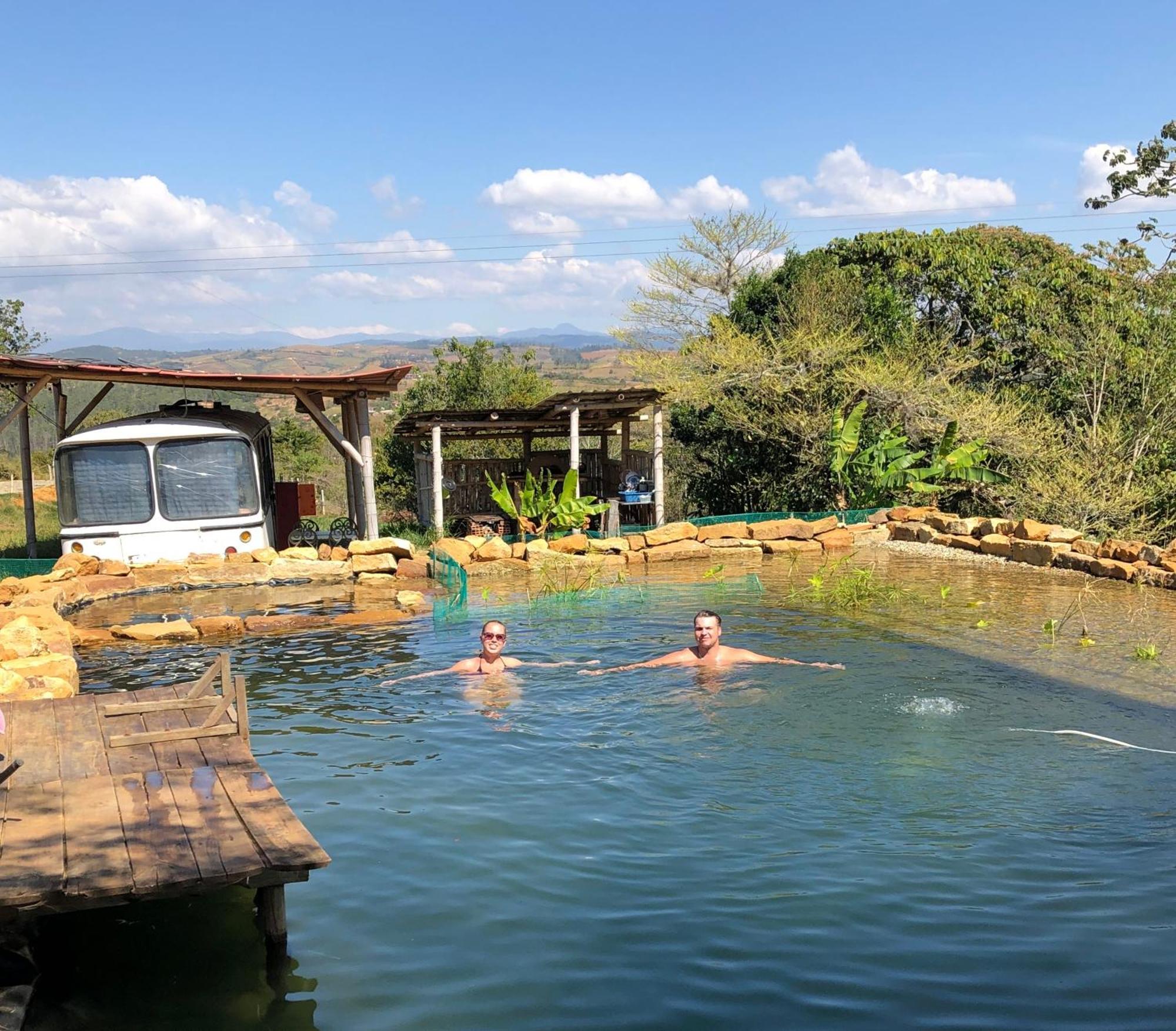 La Pacha Hostel บาริชารา ภายนอก รูปภาพ