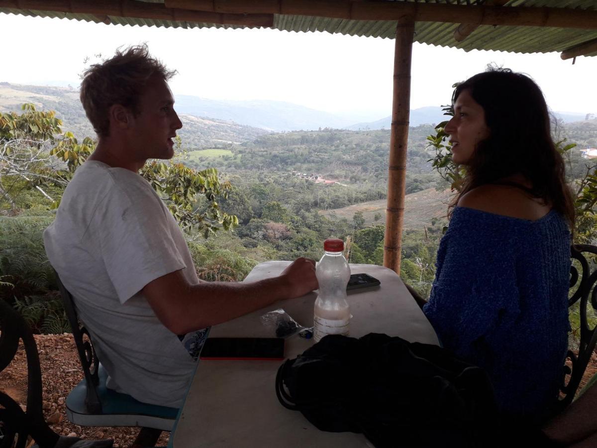 La Pacha Hostel บาริชารา ภายนอก รูปภาพ